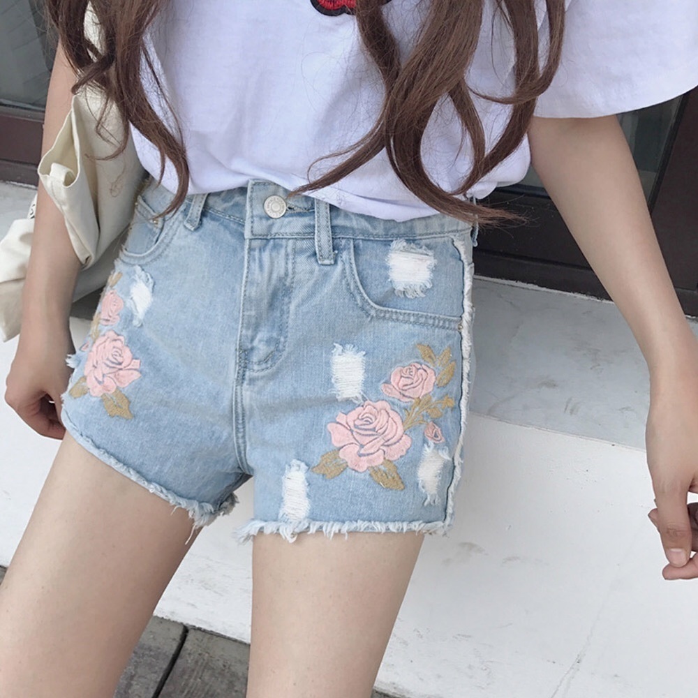 floral Embroidered denim shorts